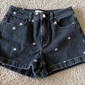 daisy mom shorts- pacsun